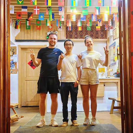 Breeze & Alley Inn--Tianmenshan Cableway-English Reception-Tourism Planing 張家界市 エクステリア 写真