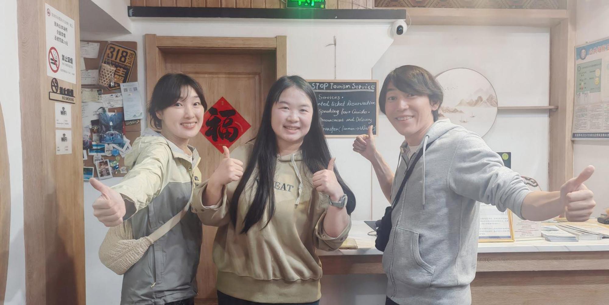 Breeze & Alley Inn--Tianmenshan Cableway-English Reception-Tourism Planing 張家界市 エクステリア 写真