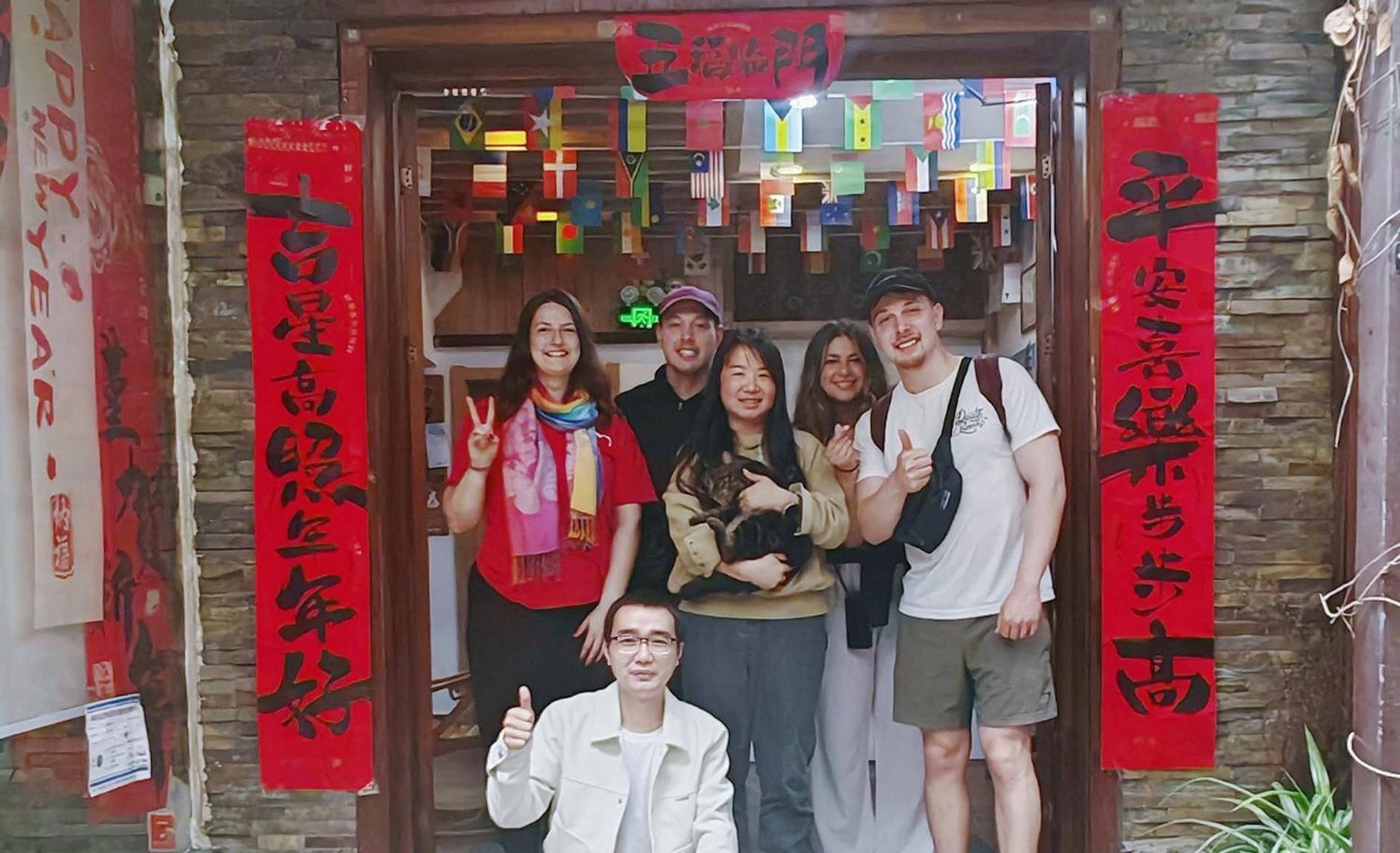 Breeze & Alley Inn--Tianmenshan Cableway-English Reception-Tourism Planing 張家界市 エクステリア 写真